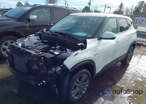 2021 Kia Seltos Lx z USA, uszkodzony, nr VIN KNDEPCAAXM7061069